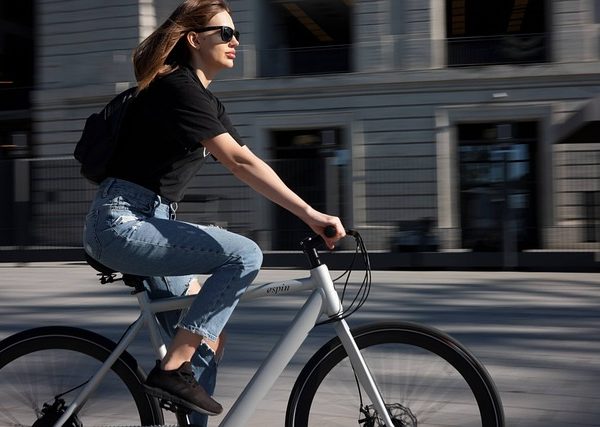 Dámske bicykle sú iné, než pánske. Viete, prečo kúpiť jedno dcére alebo žene?